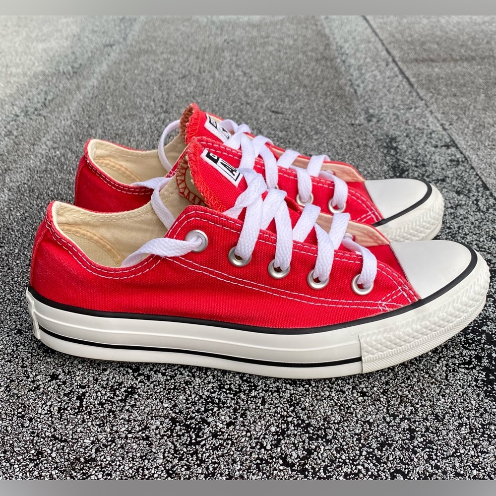 Converse Chuck Taylor Red Low Top Sneakers- Women’s 6